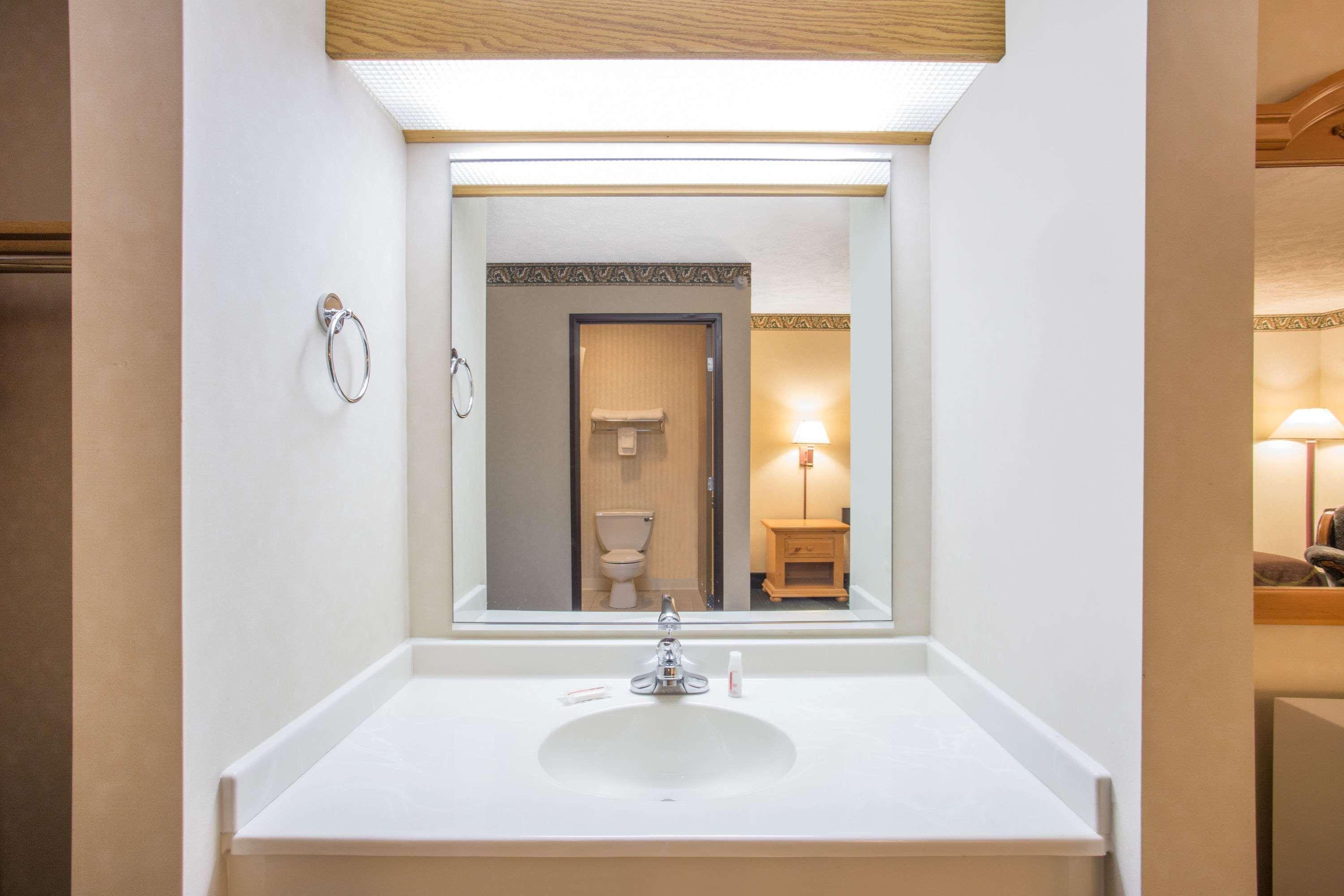 Burgundy Inn & Suites By Oyo El Paso ภายนอก รูปภาพ